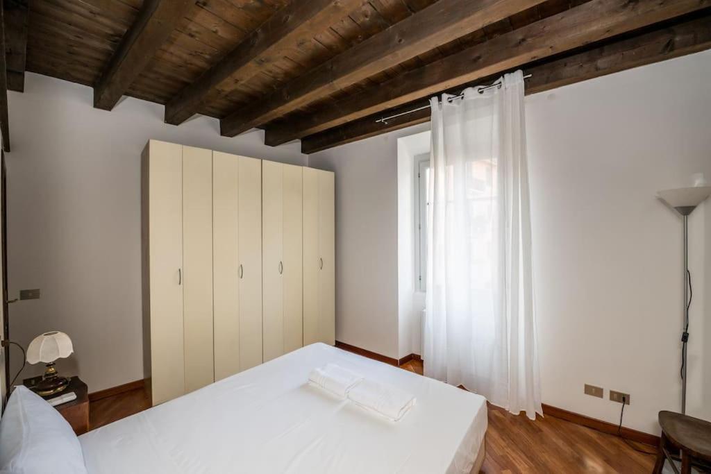 Wonderful Two Floors Apartment Milano Eksteriør billede
