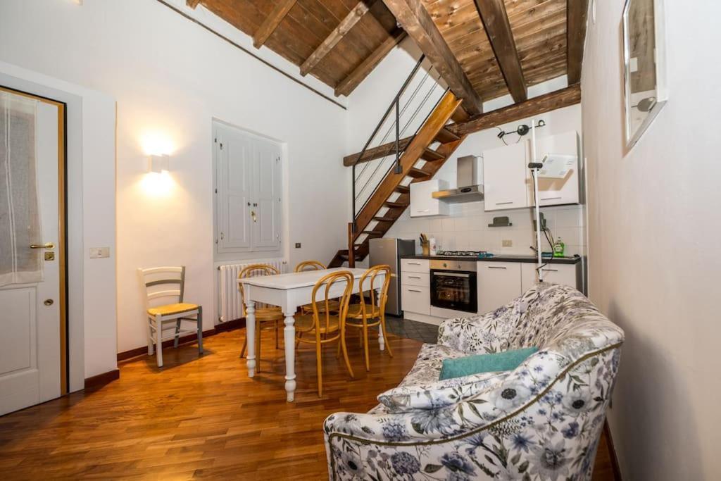 Wonderful Two Floors Apartment Milano Eksteriør billede