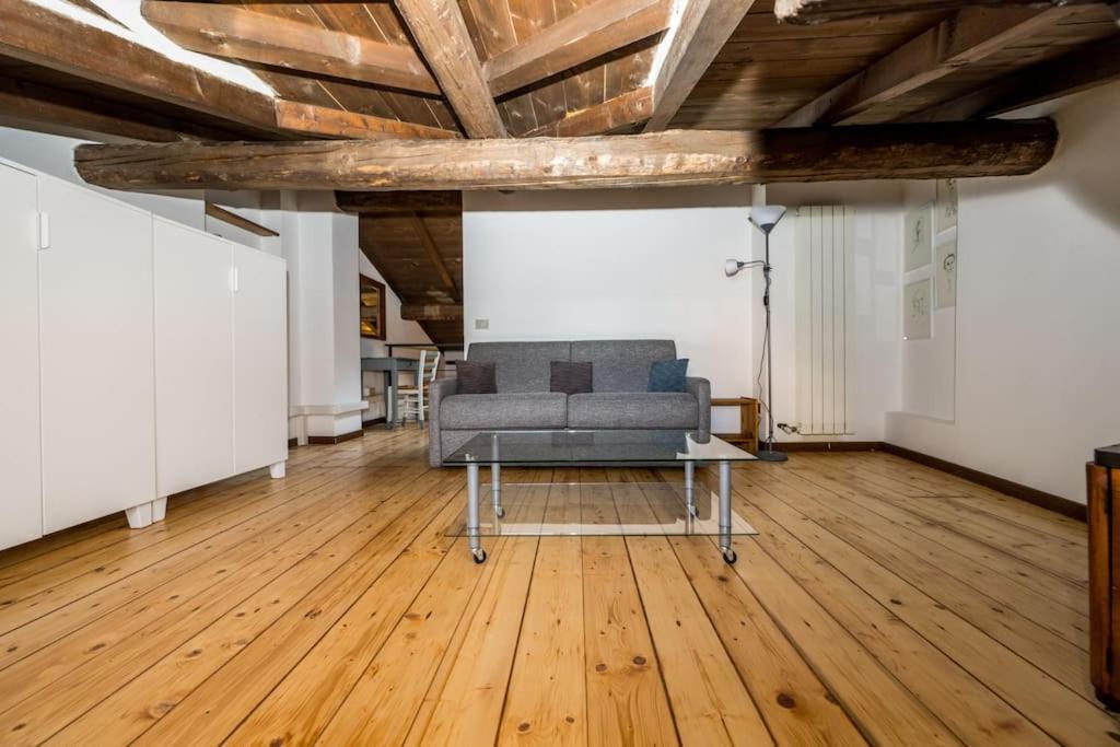 Wonderful Two Floors Apartment Milano Eksteriør billede